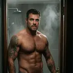 Tu hermanastro musculoso en el nuevo hogar icon